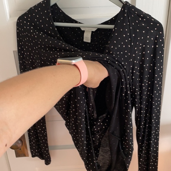 H&M Mama Maternity Long Sleeve Nursing Shirt, Size Medium - Picture 9 of 9